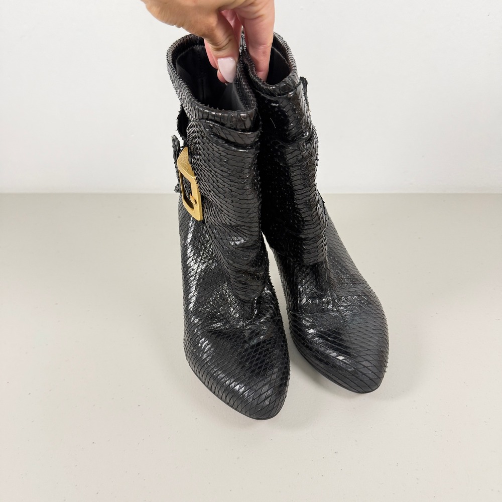 BCBGMAXAZRIA‎ Black Snakeskin Genuine Leather Ankle Boots Gold Buckle 7 - Picture 4 of 10